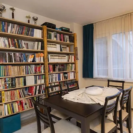 Διαμέρισμα Central With Garden In Moda, Kadikoy Κωνσταντινούπολη